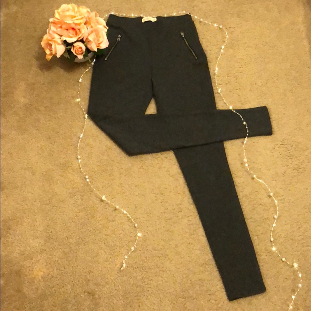 🌸HOLLISTER: Dark gray leggings